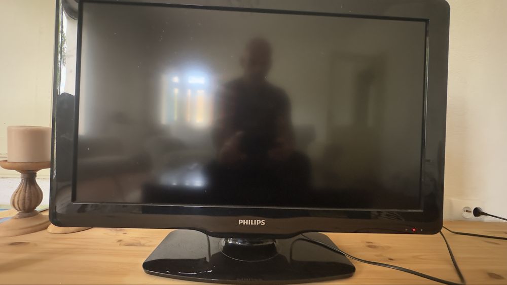 Televizor Philips -  diagonala 82 cm
