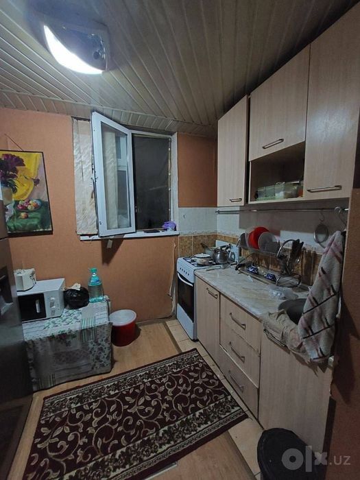 2/1/2. Дом кирпичный. Спутник 4, Янгихает р-н (Сергели). Метро 400 м.