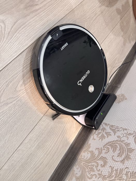 Продам робот пылесос Gutrend Smart 300