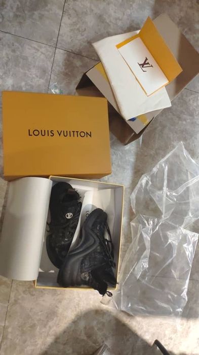 Сникърси Louis Vuitton с дантела
