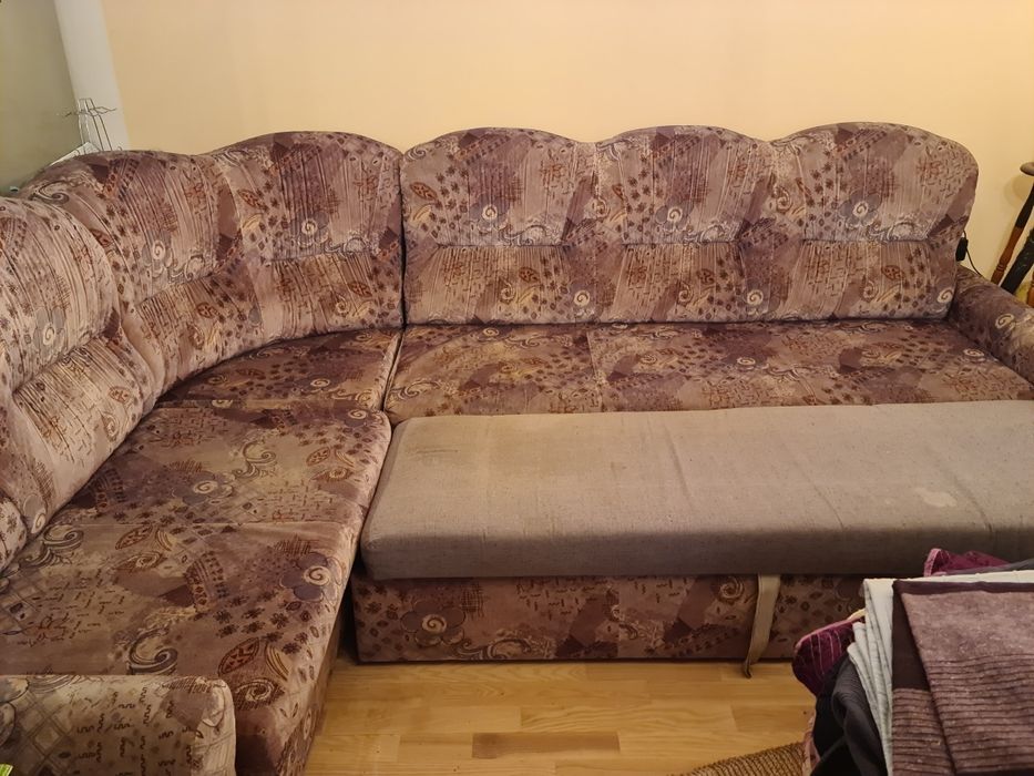 Vând colțar-pat cu ladă