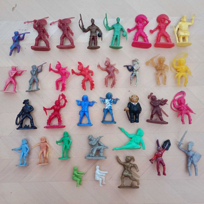 Figurine vechi românești indieni și cowboy