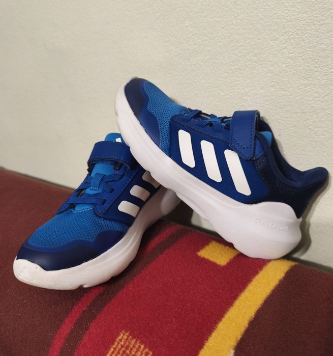 Adidas Cloudfoam 31 (19cm) impecabile