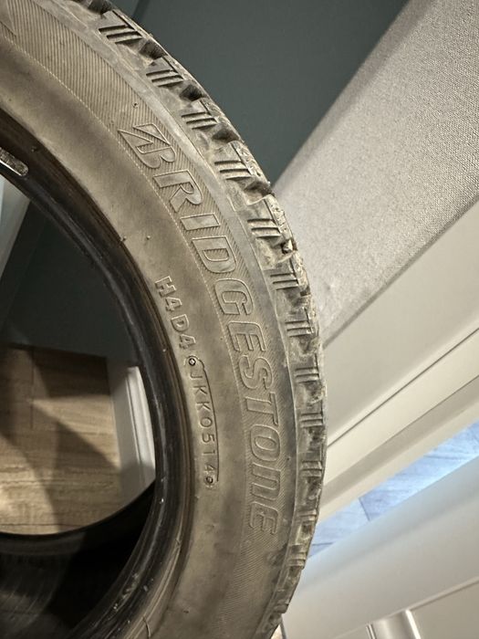 Bridgestone комплект шипованной резины