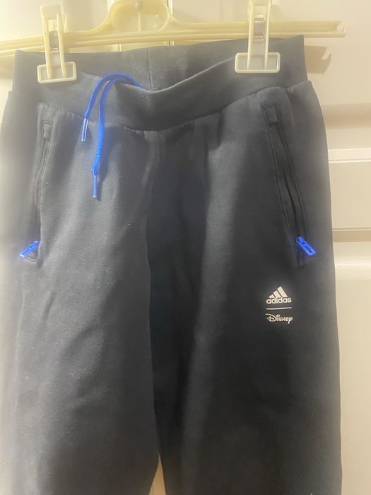 Штаны adidas на мальчика  140