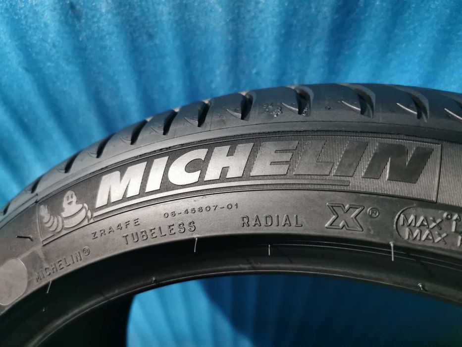 245/40 R19 - 275/35 R19 - michelin runflat 4 bucati