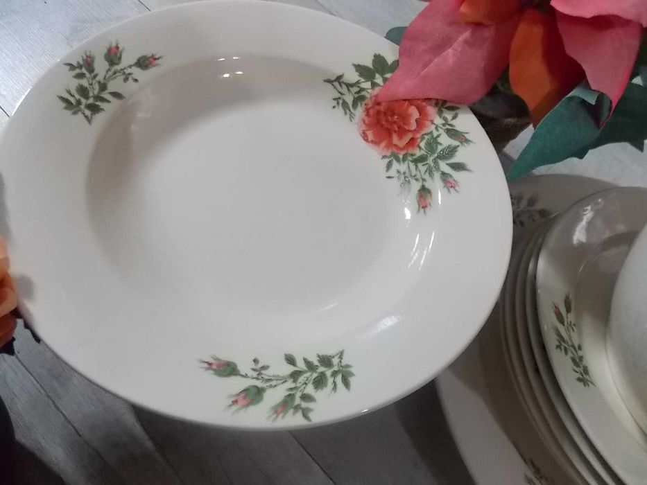 serviciu de masa din portelan anilor 70 - 180 lei