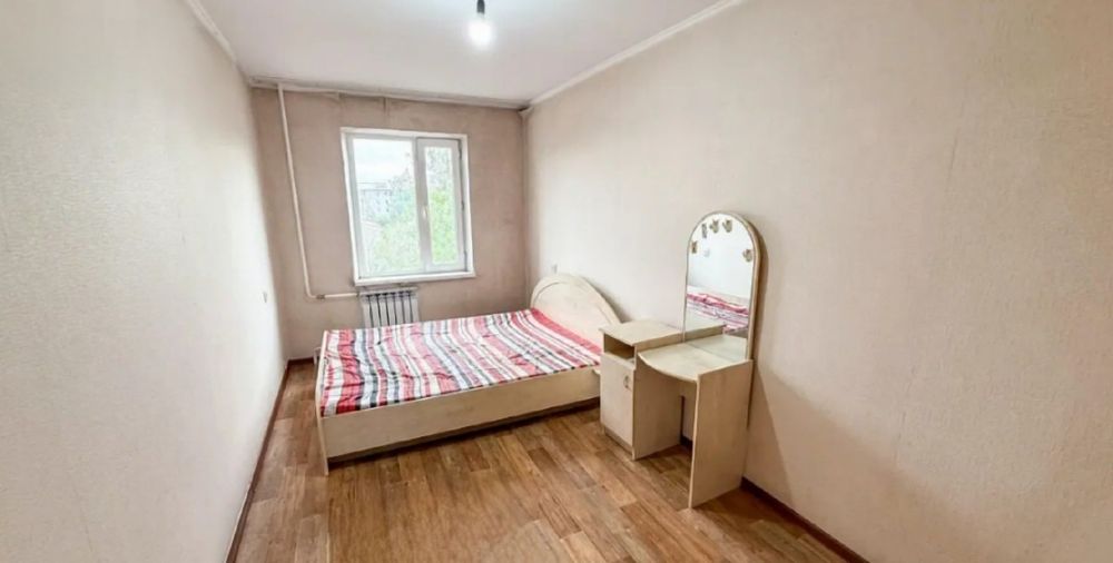 продам 2-х ком. 46кв. 4мкр. 4-этаж