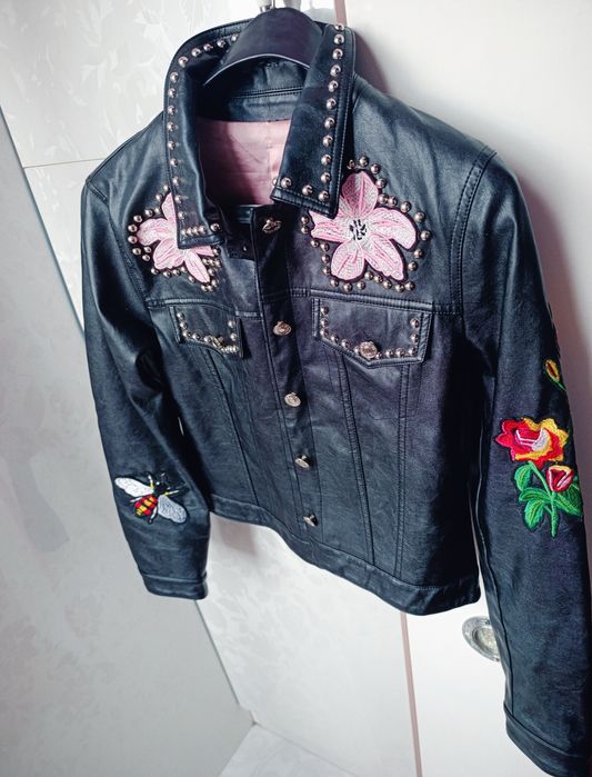 Уникално яке от естествена кожа с бродерии и капси