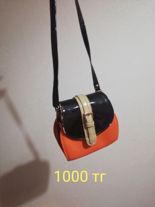 Женские сумки по 500 тг
