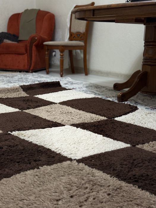 Продам ковер шахмат стиранный