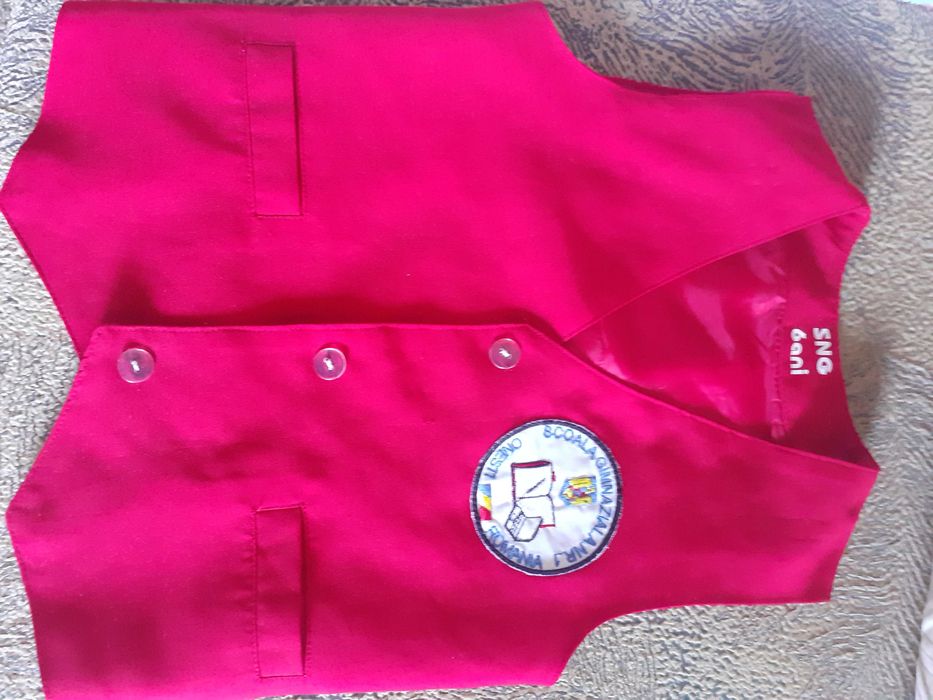 Vesta uniforma pentru Scoala nr 1 Onesti