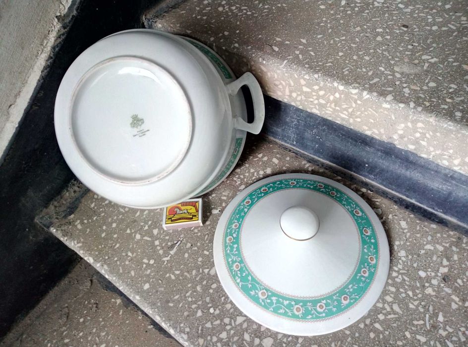 JLMENAU Graf Von Henneberg Porzellan 1777 ПОРЦЕЛАНОВ СУПНИК