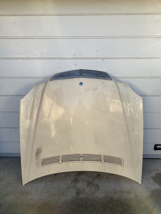 Капот на Мерседес 211 Mersedes