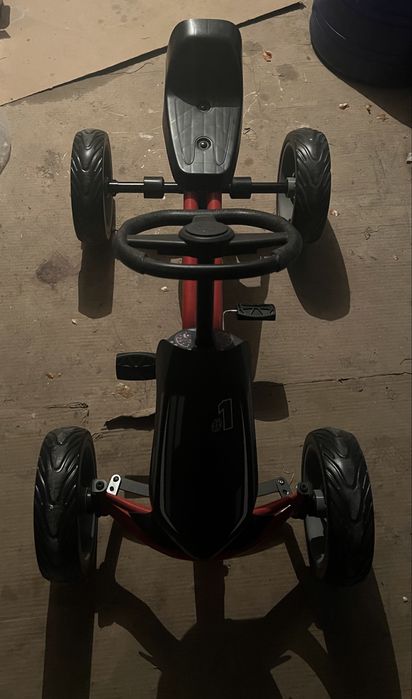 Vand kart cu pedale nou