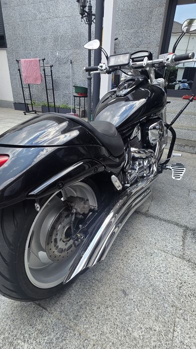 Suzuki boulevard m109r intruder