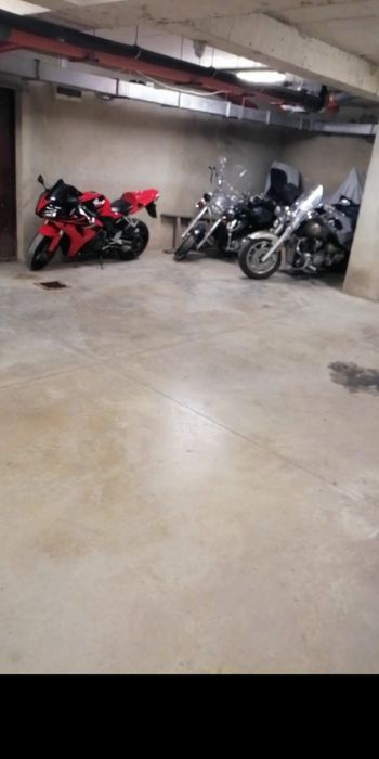 Паркомясто Под Наем Гараж за Мотор Мотоциклет парко място Левски