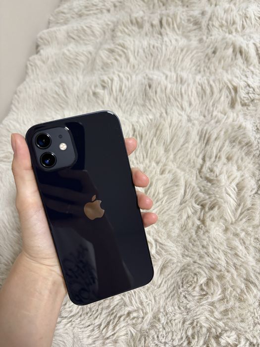 Продам iPhone 12, 64 GB