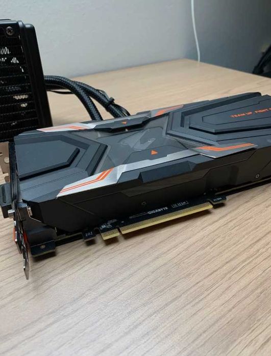 GTX 1080 TI AIO (răcire pe apă) 1080ti Watercooled Aorus 11GB 352 Bit