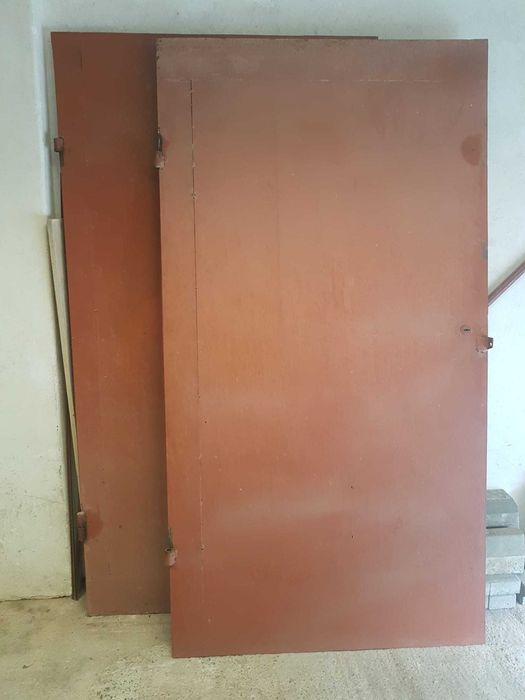 Комплект метални врати