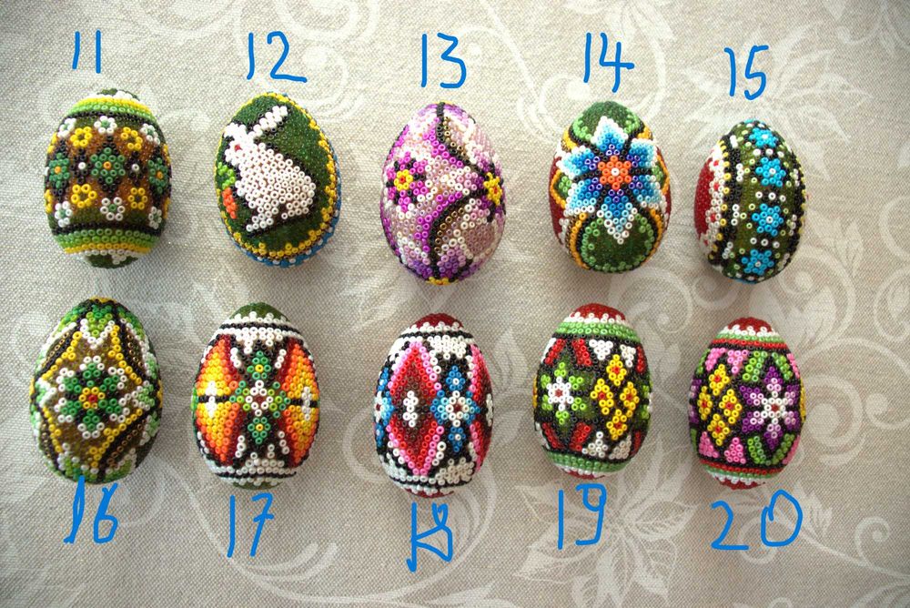 oua lucrate manual cu margele