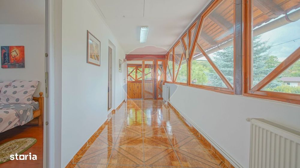 Casă + curte amenajată | 5 dormitoare, saună, sală sport | Purcăreni