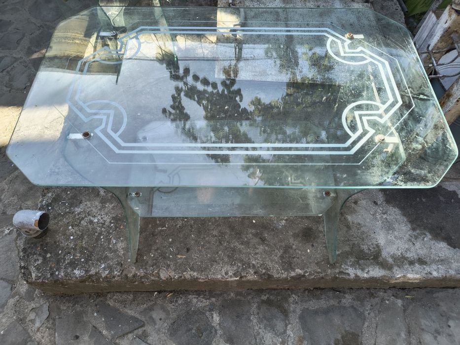 Trei Mese din sticla