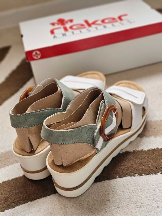 Нови сандали Rieker на платформа, 42 рр