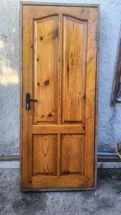 Продажа двери деревяные
