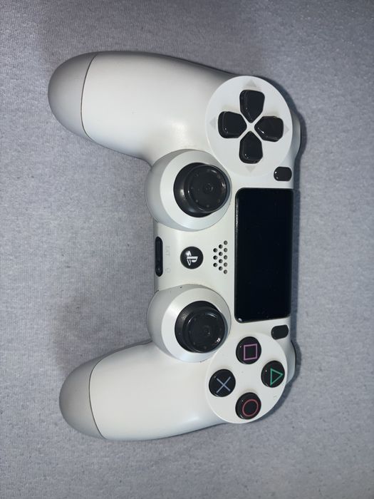Vand playstation 4 pro generatie noua
