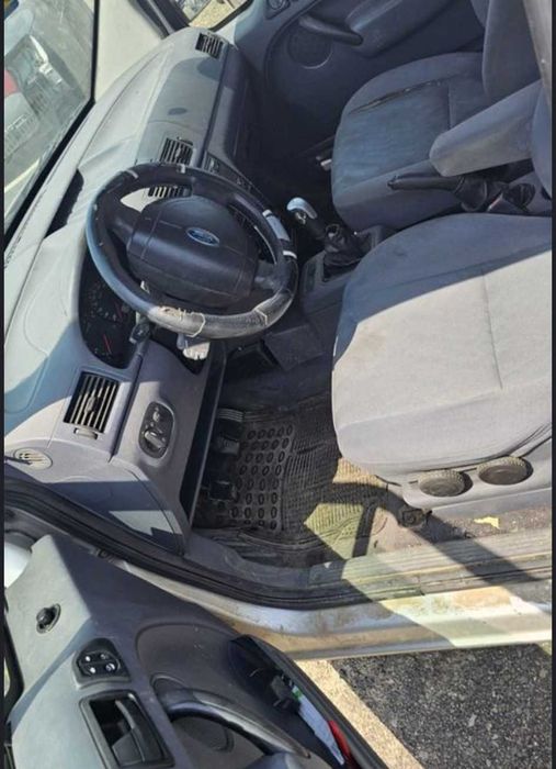 Tapiterie int/Usi/Faruri/Trager/Dezmembrez/Motor Ford Tourneo Connect