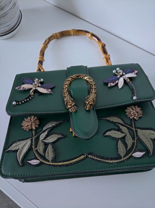 Чанта Gucci в зелено с бродерия, бамбукова дръжка