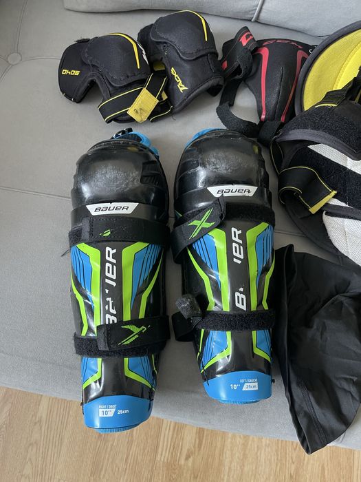 Щитки хоккейные и шлем BAUER