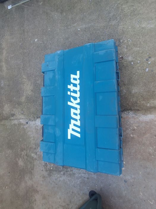Rotopecutor makita HM1213C .