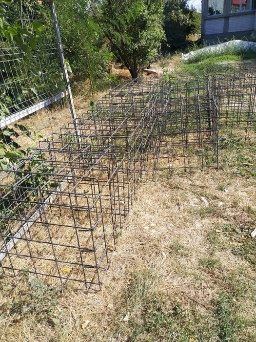 Acest șopron metalic demontabil este ideal pentru depozitarea și prote