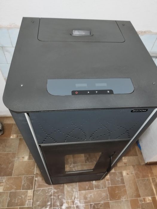 Продавам камина с 2 радиатора