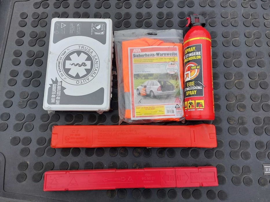 Kit complet trusa medicala triunghiuri vesta extinctor
