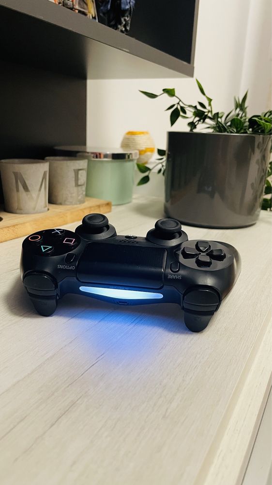 Ps4 controller best sale table