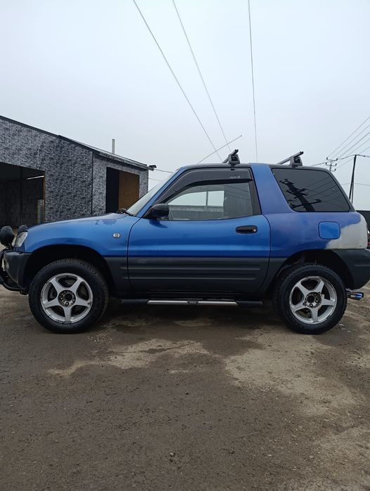 Продам машину Рав-4