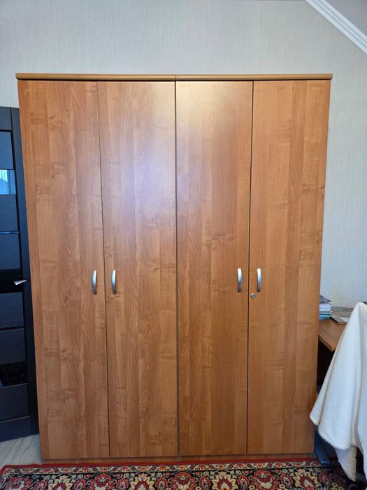 Продам два шкафа