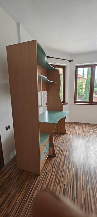 Biblioteca cu birou facuta la comanda