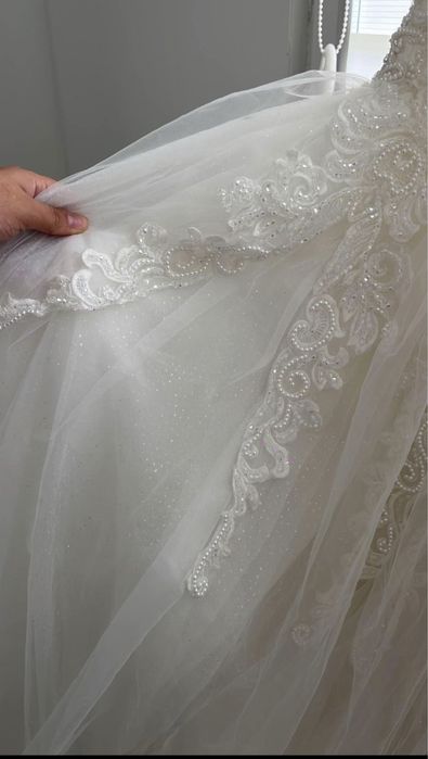 Дантелена булчинска рокля