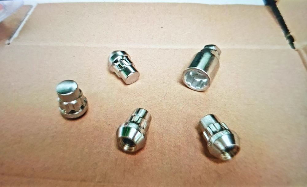 Antifurt roti jante aliaj Volvo Mitsubishi Mazda Kia Chevrolet Rover