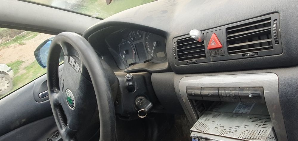 Vând skoda 4x4 19 axr în stare perfectă  nu sau scos nr rosii