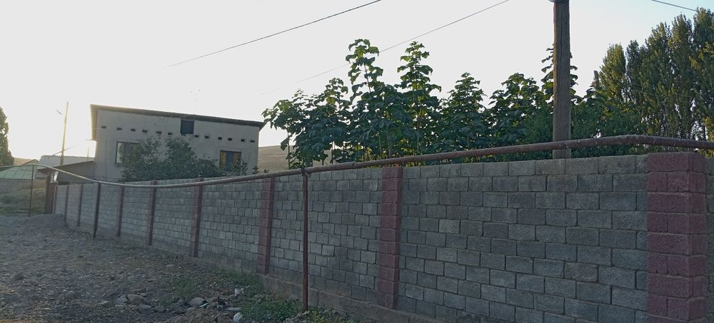 Бостонлик Азадбашда ховли сотилади 8 сотх 2 кават