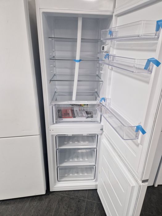 Хладилник с фризер Bauknecht A++ Чисто нов