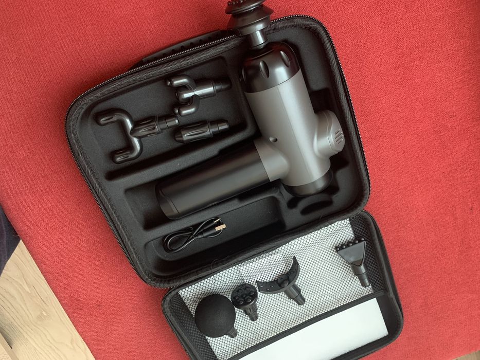 Пистолет за масаж с 99 нива  USB зареждане LED екран 8 придставки