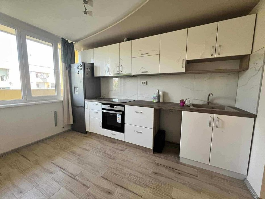 Четиристаен тухлен апартамент близо до парк Роден кът