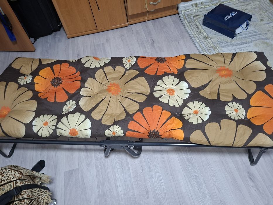 Раскладушка и матрас