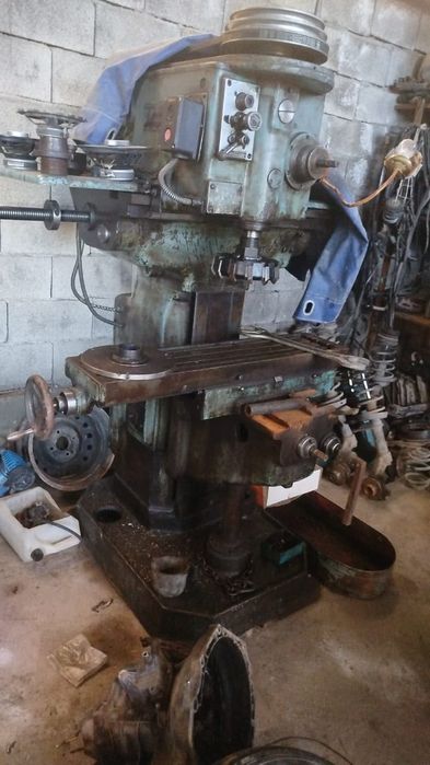 Токарный станок ..